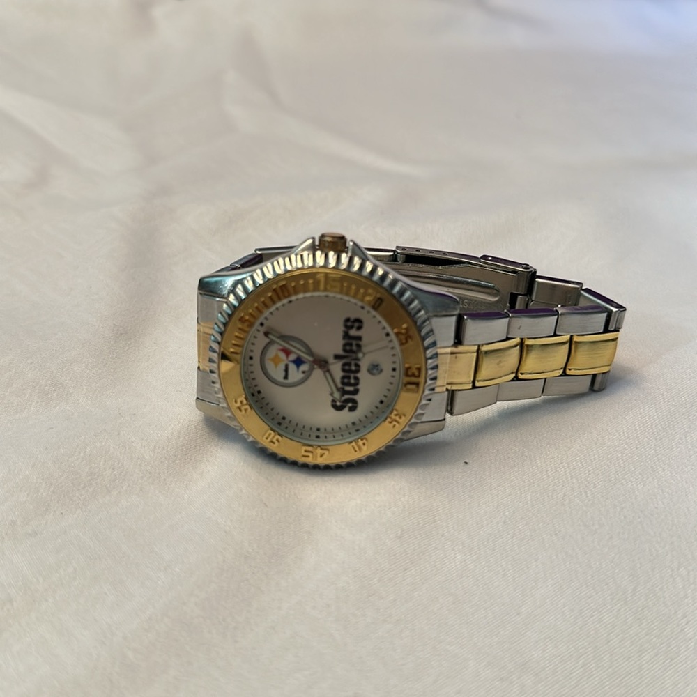 Steelers Watch - Picture 2 of 4